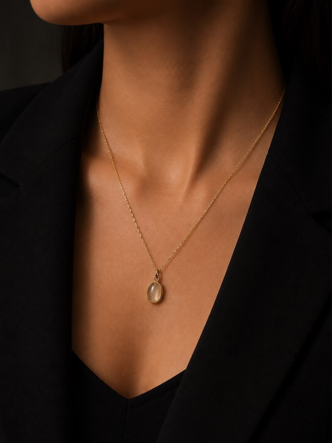 OVAL PARLAK TAŞLI ÇERÇEVELİ ÇELİK KOLYE